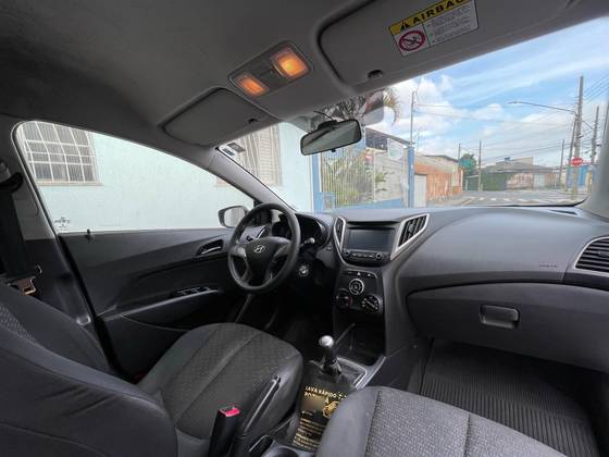 HYUNDAI HB20 1.0 COMFORT 12V FLEX 4P MANUAL HYUNDAI HB20 1.0 COMFORT 12V FLEX 4P MANUAL
